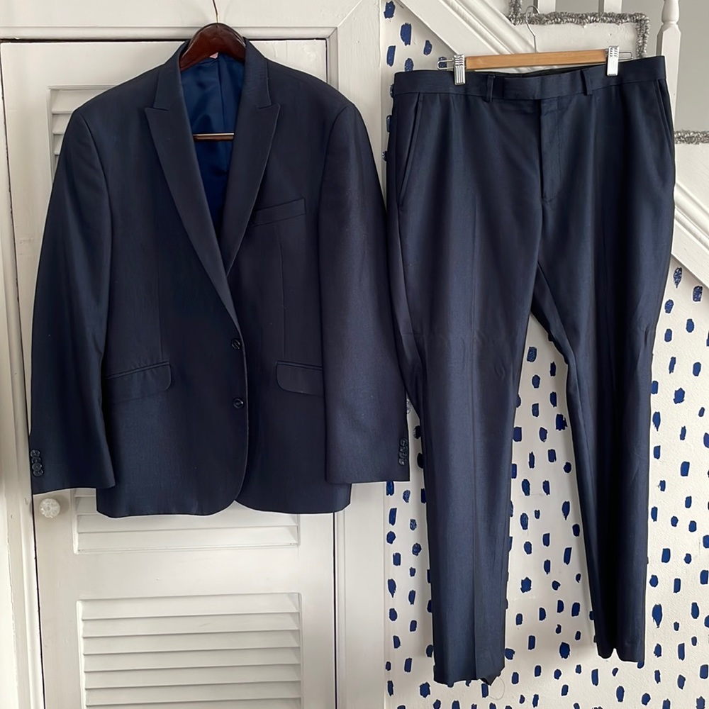 Kenneth Cole Reaction Dark Blue/Black Suit